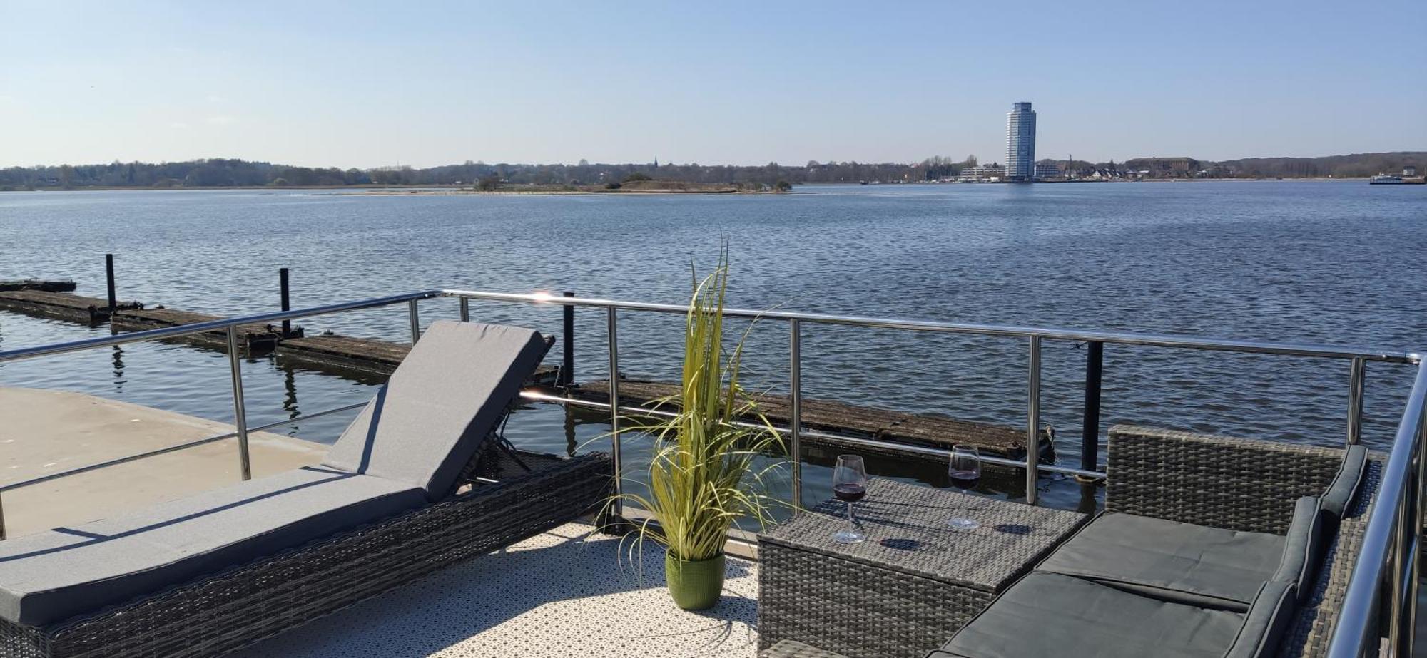 Hausboot Fjord Serina Mit Biosauna In Schleswig